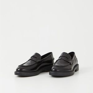 Vegabond Alex W Loafers Black Polished Leather US9